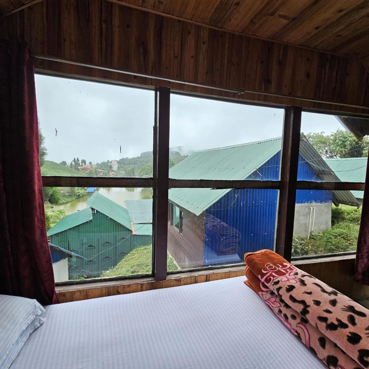 Lake View Resort Masala Zone Suryodaya エクステリア 写真